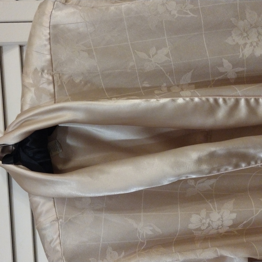 Oscar de la Renta Women's Robe - Picture 8 of 8
